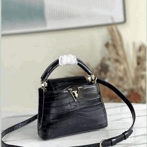 Meet your Posher, Miles